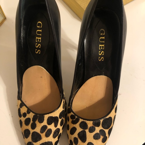 Designer Guess Heels - Picture 4 of 5